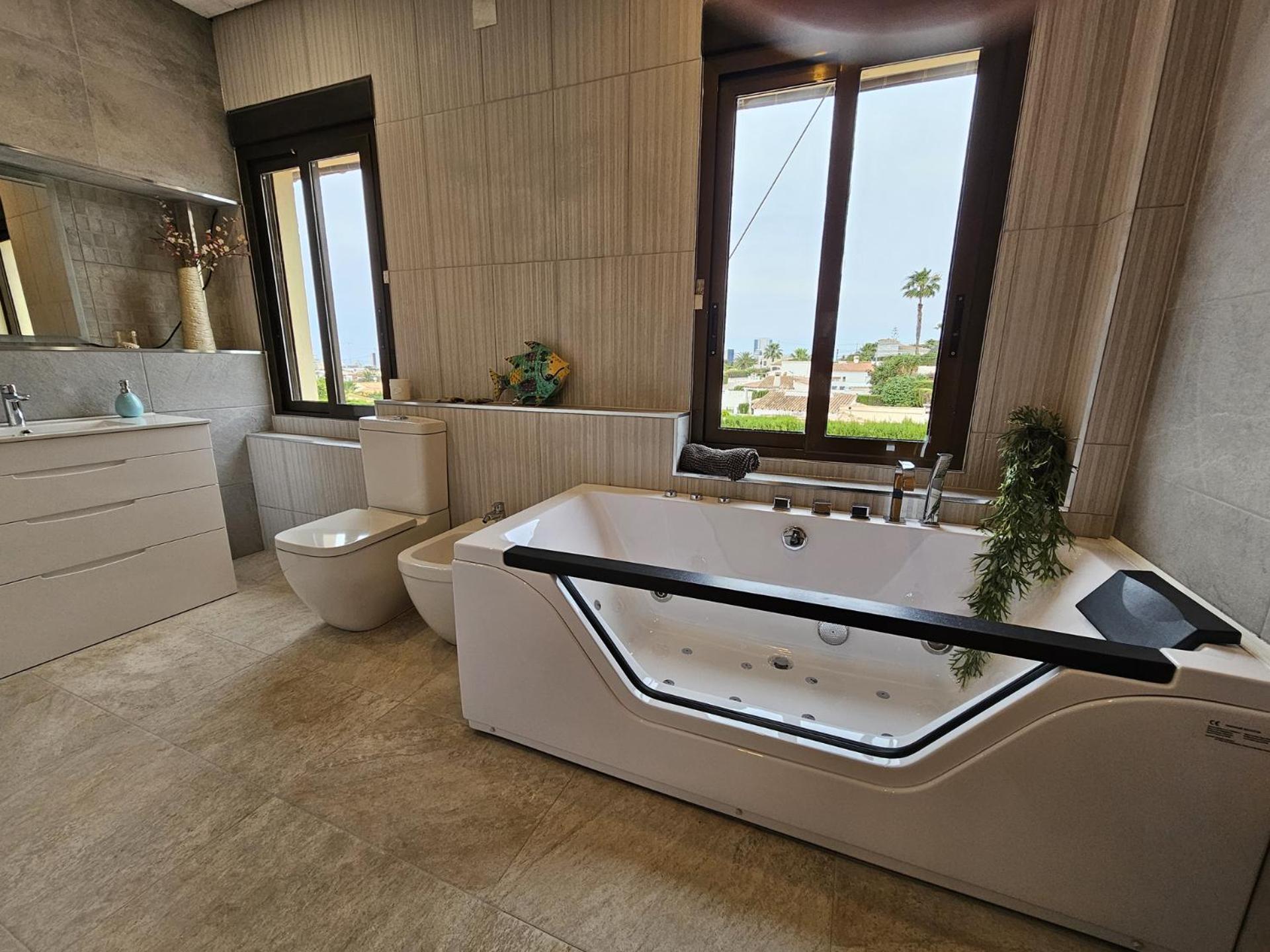 Luxury Villa - Pool, Hot Tub, Aircon, Tvs, Home Cinema, Office, Gbit Internet, Sports Equipment Calpe Exterior photo